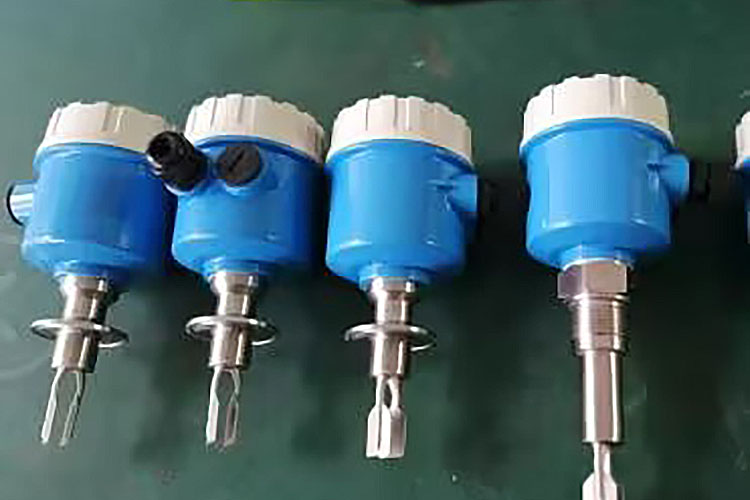 液位開(kāi)關(guān)帶負(fù)載吸合后打不開(kāi)是什么原因？